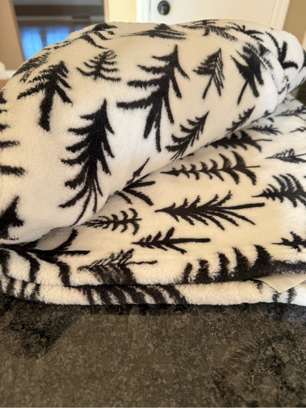 Holiday Winter Plush Throw Blanket 50” x 70” black pine tree pattern Cozy